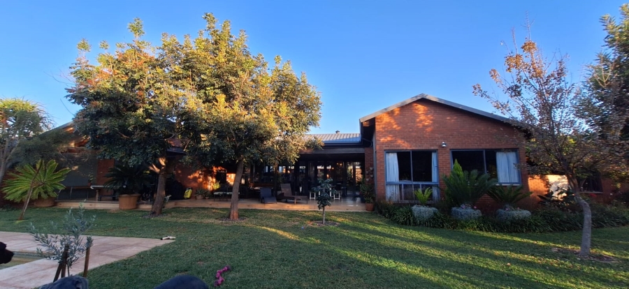 5 Bedroom Property for Sale in Koster North West